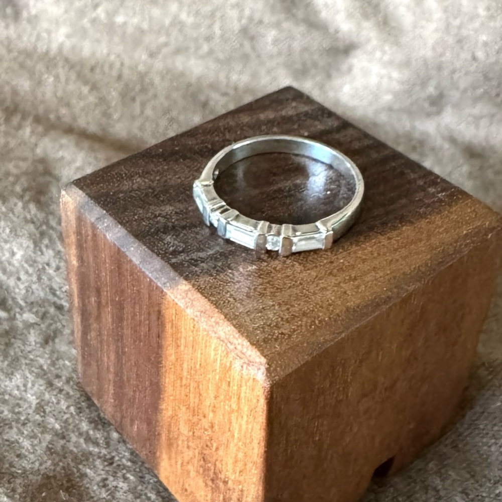 925 stamped silver ring with clear stones